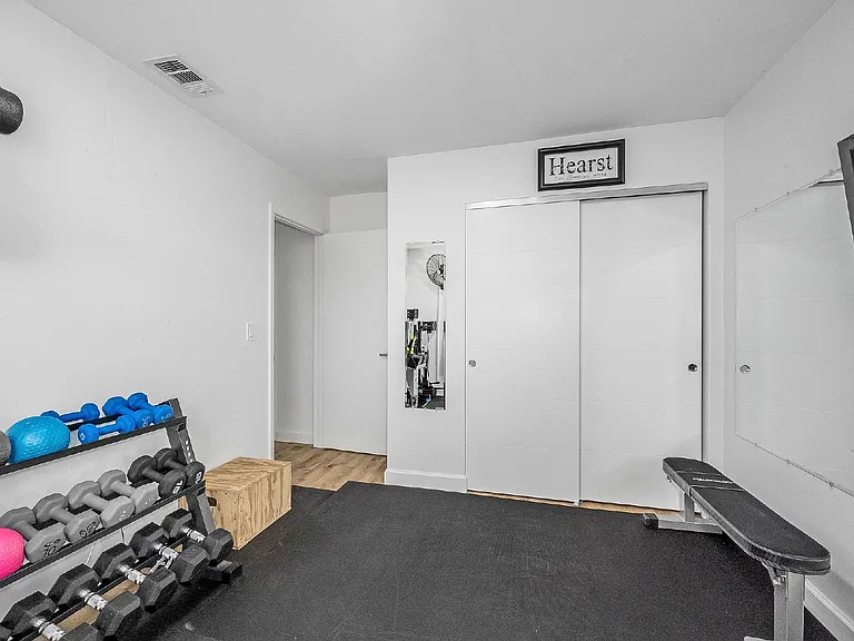 938 Pembroke Ave NE — Photo 59