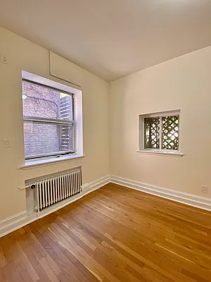 Rented by Waverly Realty Associates | media 30