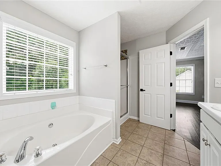 4408 Webb Meadows Dr — Photo 40