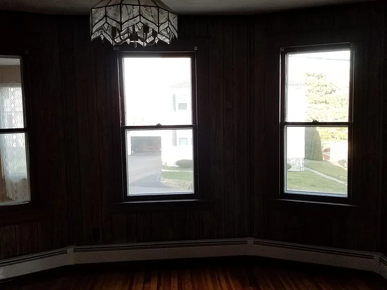 136 Booth St — Photo 9