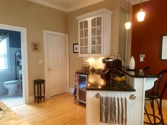 5th image of 31 McMaster St