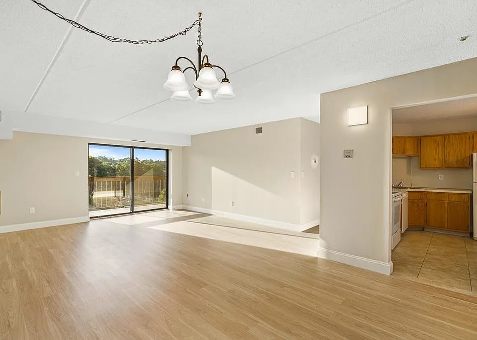 159 Main St #52C