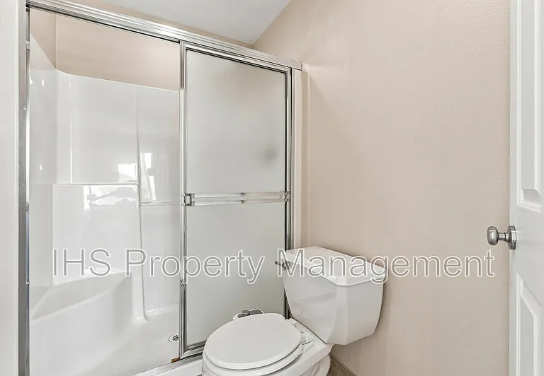 9711 Nottingham Dr — Photo 18