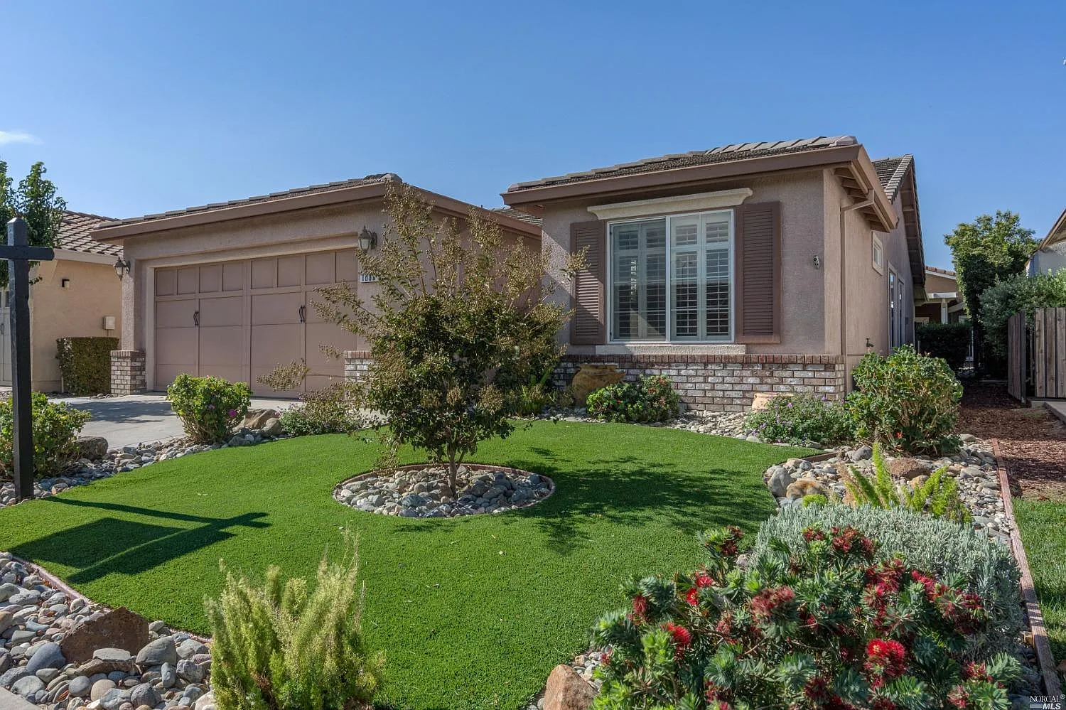 1009 Diamante Dr photo 1