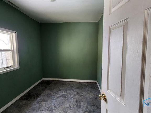 3rd image of 227 Rodriguez St
