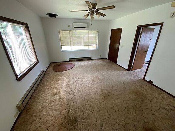 3rd image of 8222 Pipeline Rd E