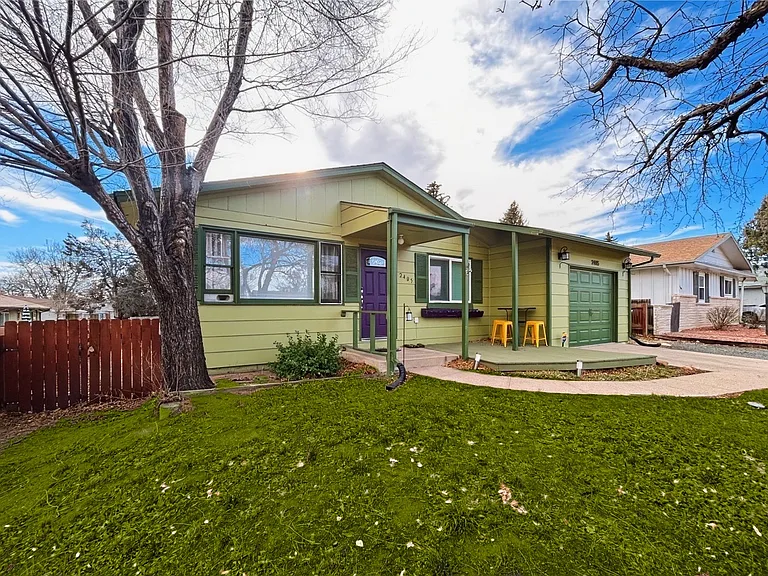 2405 W Elizabeth St — Photo 1