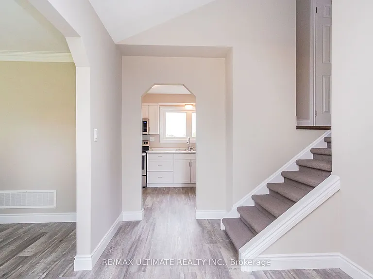 321 Warrington Rd — Photo 9