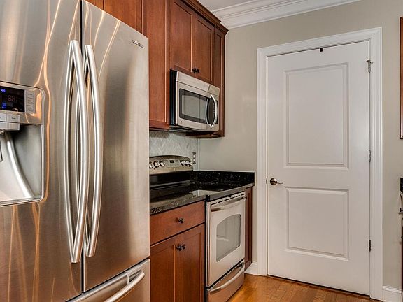 Stainless Appliances + Granite Countertops