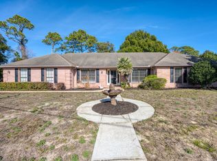 3 Neptune Dr, Mary Esther, FL 32569