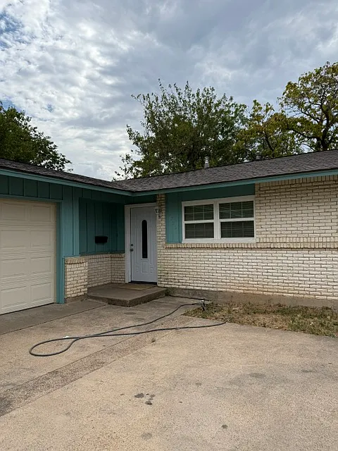 2722 Western Park Dr