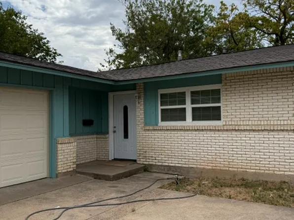 2722 Western Park Dr, Dallas, TX 75211
