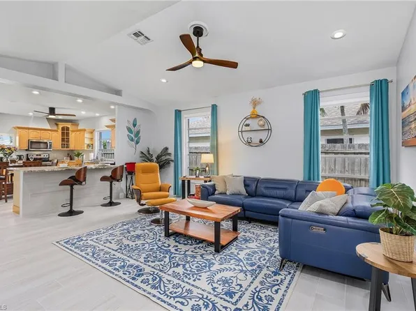 794 95th Ave N, Naples, FL 34108