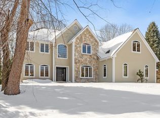 28 Stirling St, Andover, MA 01810