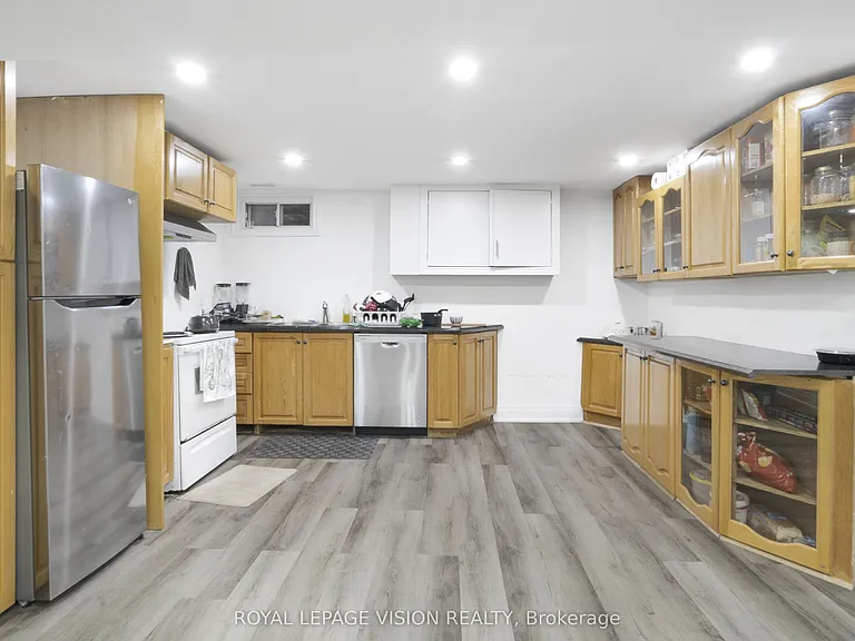 43 Lavinia St N #B — Photo 10