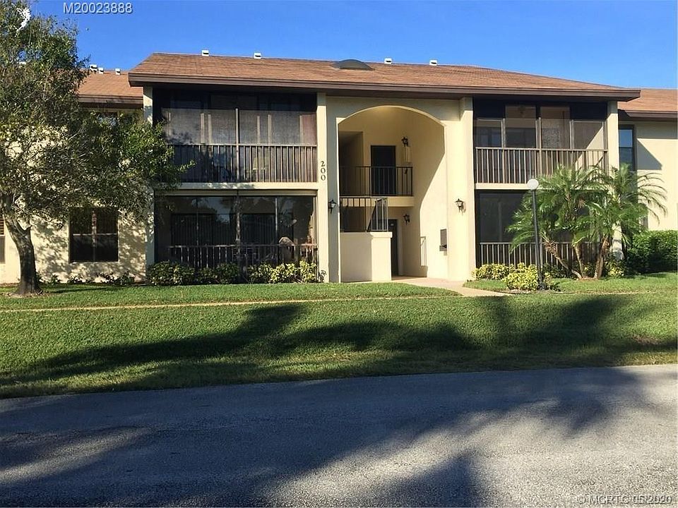 2nd image of 200 SE Four Winds Dr APT 211