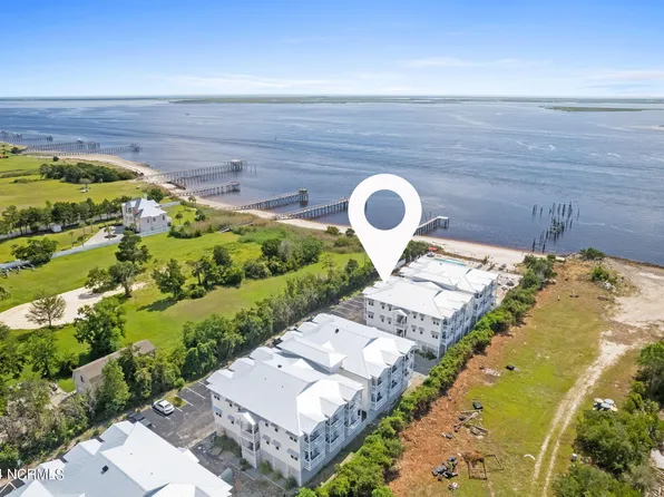 704 E Moore Street #122, Southport, NC 28461