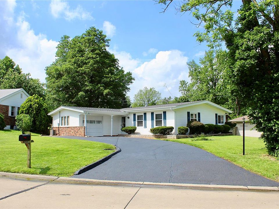 1st image of 10 Graeler Dr