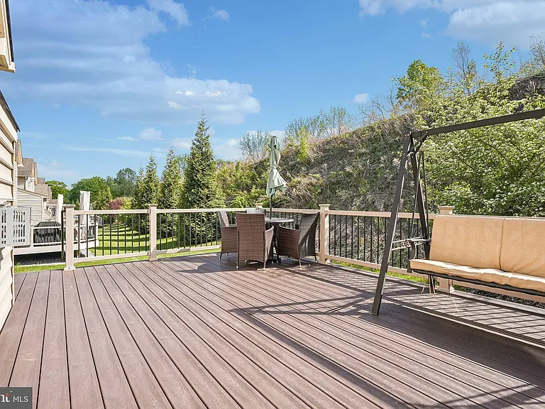3045 Rainer Rd — Photo 43