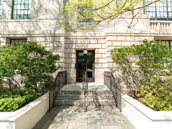 3 Chisolm St Unit 201, Charleston, SC 29401