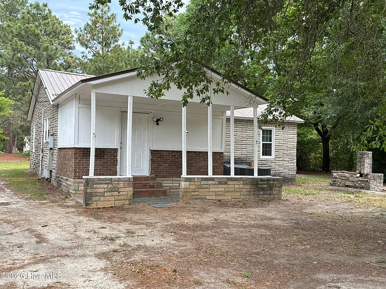 2455 Quewhiffle Rd — Photo 10