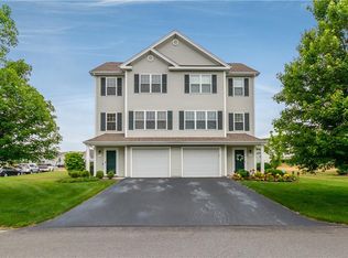 27 Streamview Dr #27, Cumberland, RI 02864