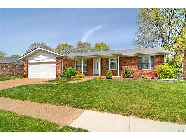 2743 Bee Tree Ln photo 1