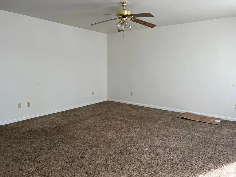 247 E Green St #A — Photo 2