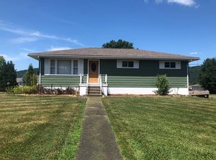 527 Greenbriar Ct, New Martinsville, WV 26155