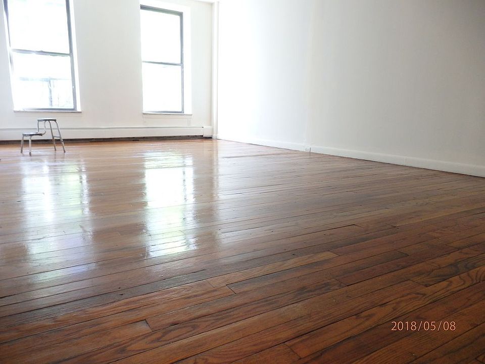 1st image of 418 W 47th St APT 3FE