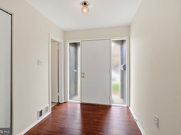 4th image of 19062 Montgomery Village Ave