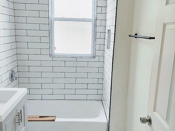 4th image of 5234 W Washington Blvd #1W