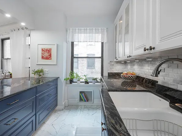 333 East 80th Street 3G image 2 of 8