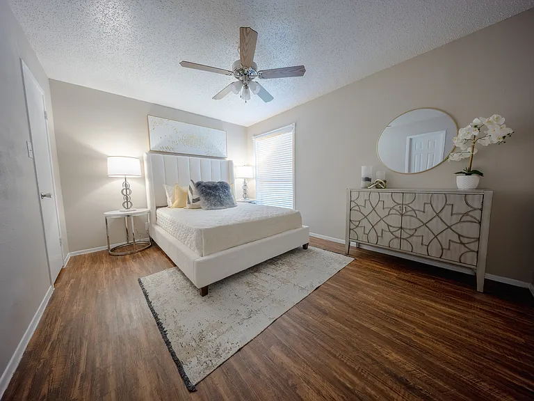 Stonegate Apartments — Photo 20