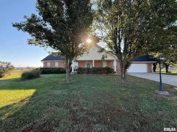3220 Appaloosa Ct, Herrin, IL 62948