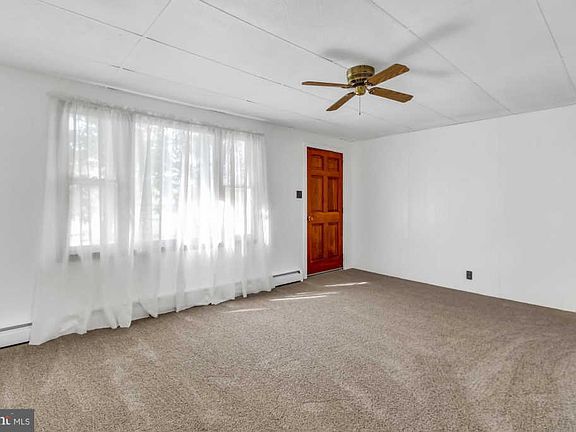 3rd image of 214 N Waterford Ave