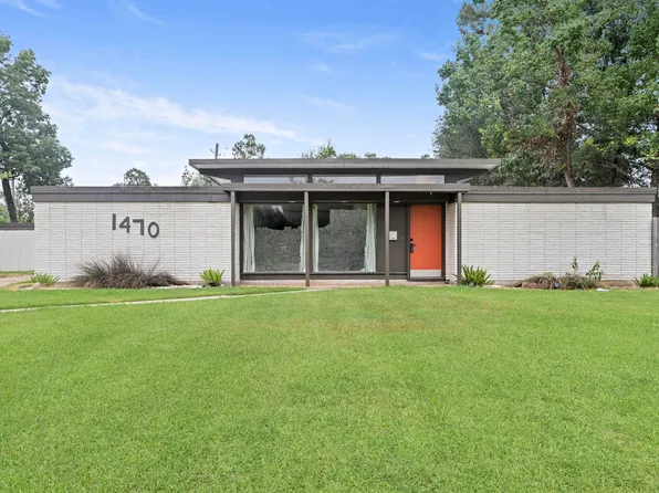1470 Captain Dr, Beaumont, TX 77706