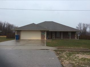 609 E 14th St, Eldon, MO 65026