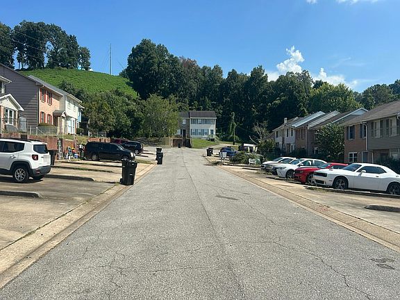 4th image of 2553 Hampstead Dr