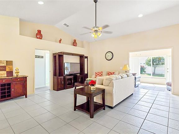2nd image of 132 Morning Glory Cir