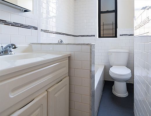 3rd image of 905 43rd St #12