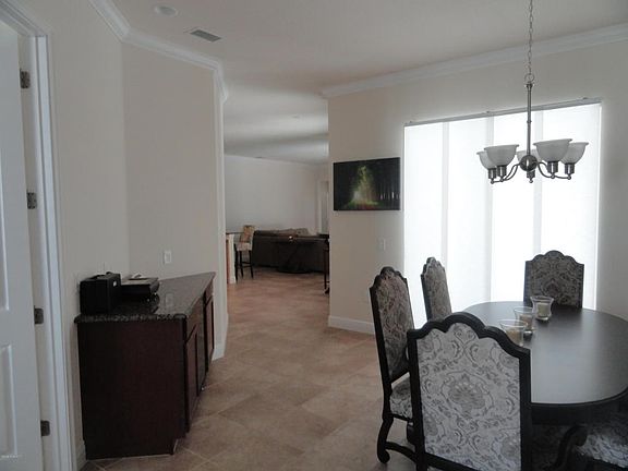 3rd image of 547 Glenbrook Cir