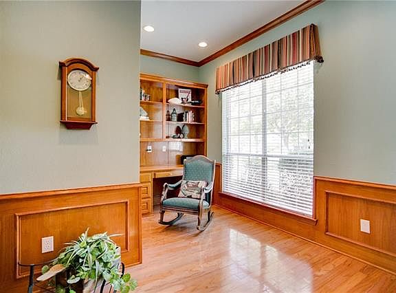 5th image of 1940 Saint Andrews Dr