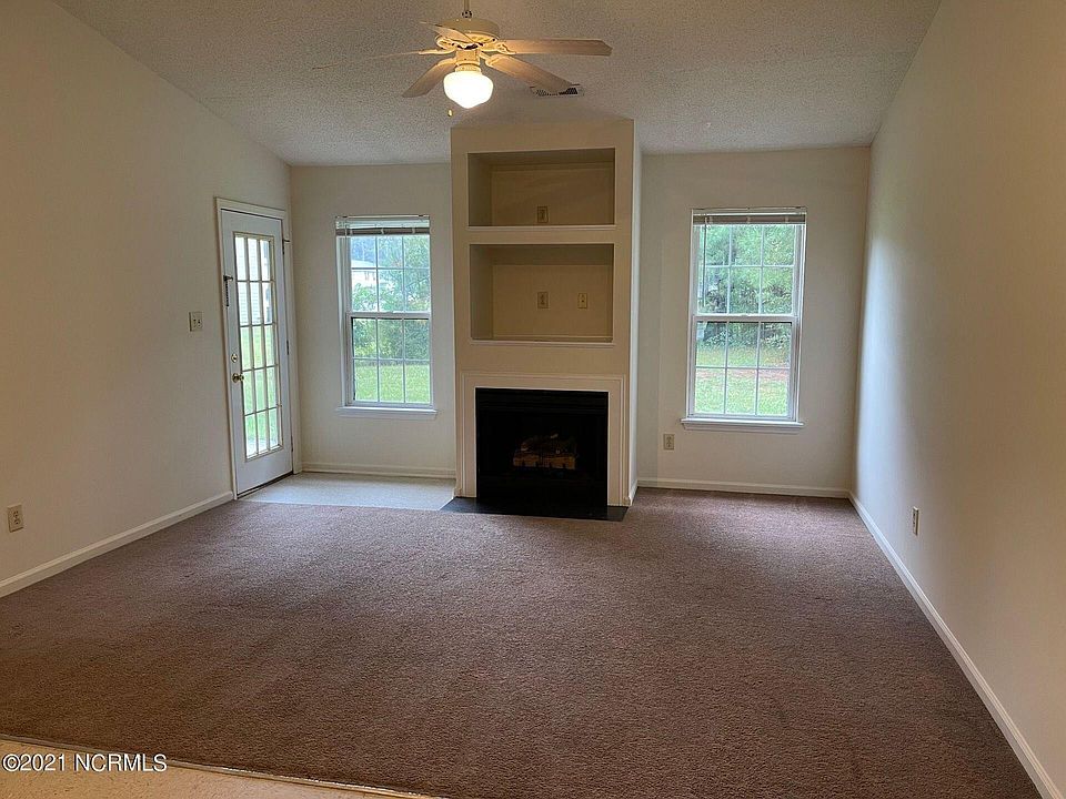 2nd image of 109 Persimmon Ct