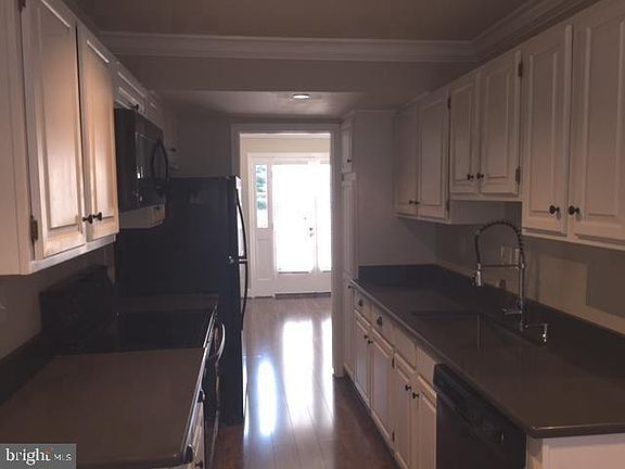 3rd image of 4946 Bradley Blvd #250