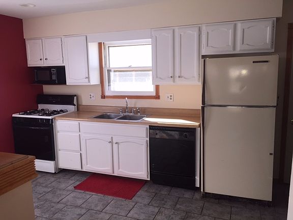 3rd image of 37 Ivy Hill Dr