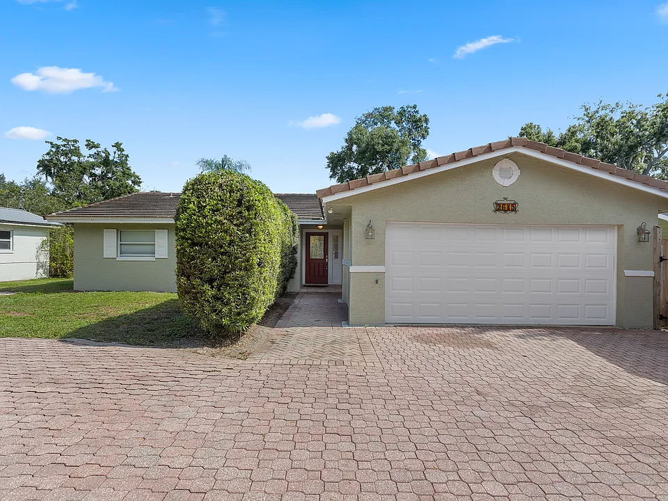 2615 S Crystal Lake Dr