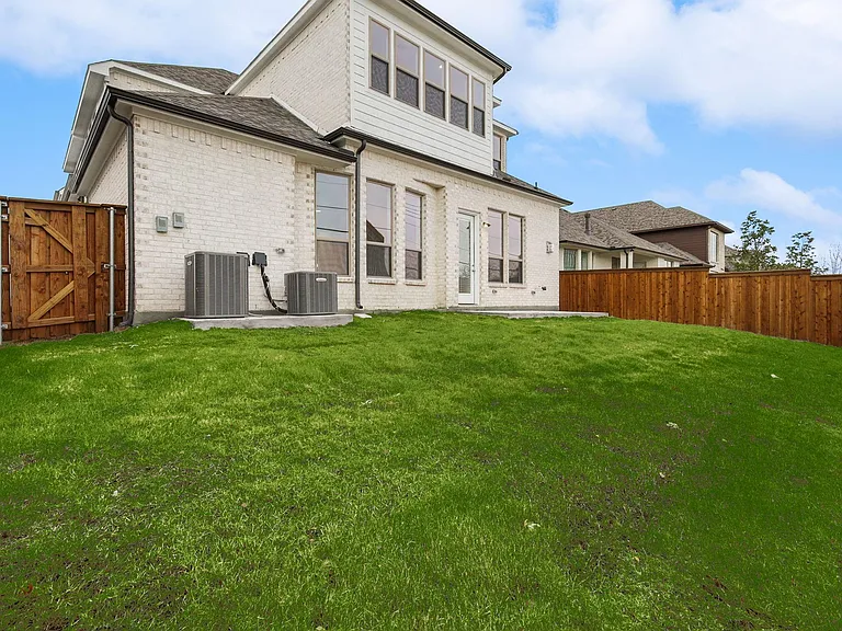 8218 Vitex Ave — Photo 41