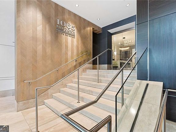 4th image of 1065 Peachtree St NE Unit 3301