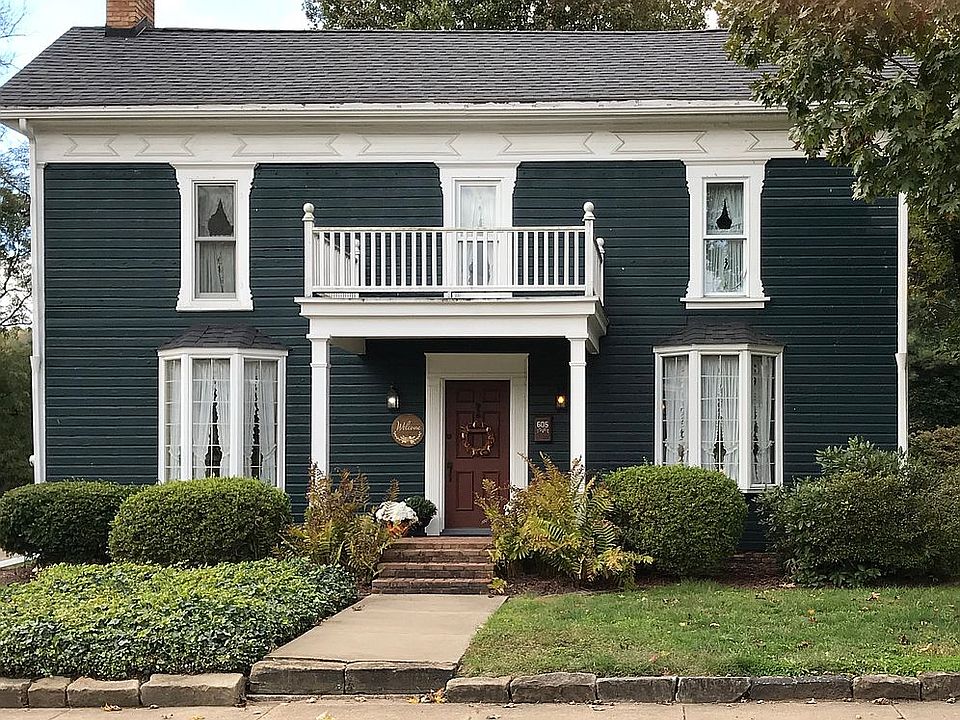 1st image of 605 N River Ave